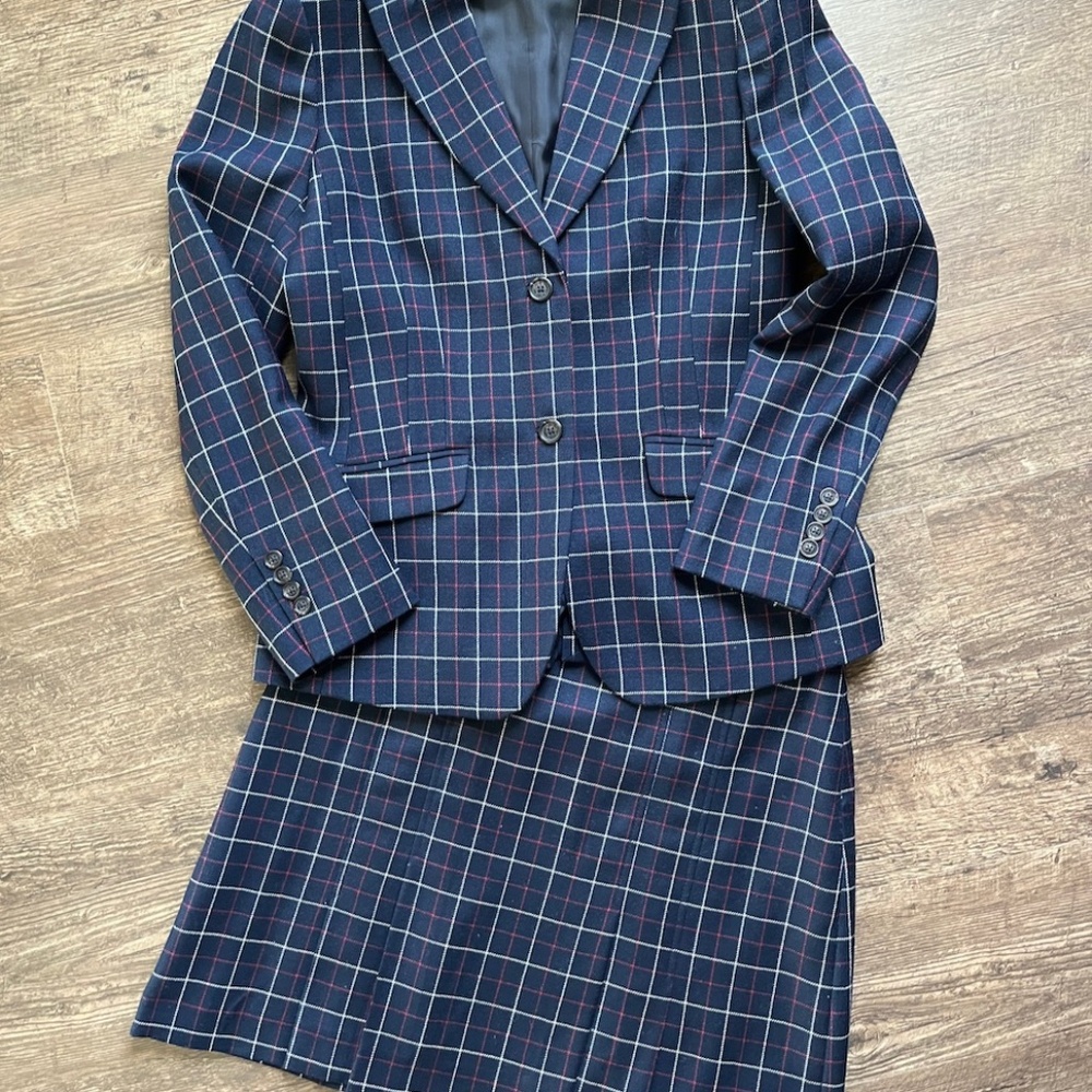 Brooks Brothers Women's 100% Wool Plaid Suit, Size 10, Navy Blue